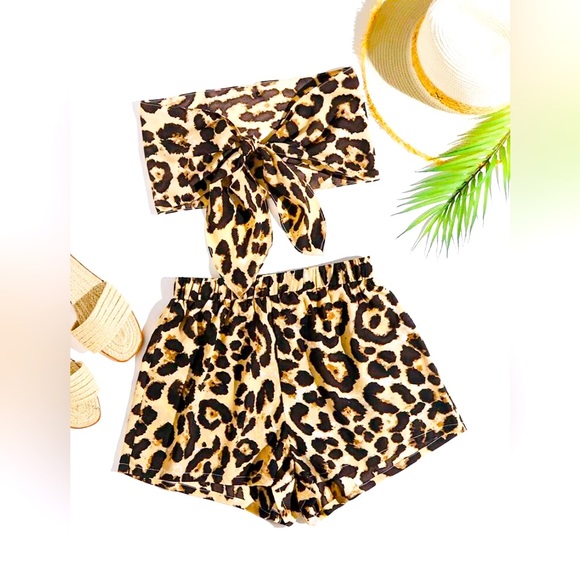🖤🐆Shein Vcay Tie Front Leopard Tube Top and Shorts Set🖤🖤 - Picture 1 of 5